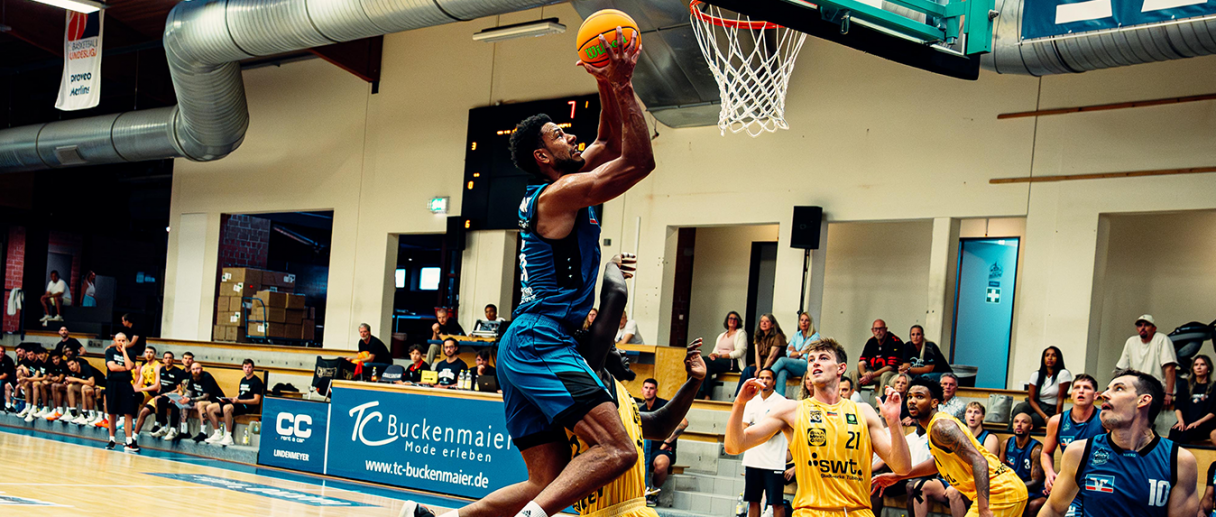 Aktuelles Bild: Marvin Ogunsipe beim Testspiel gegen Tübingen