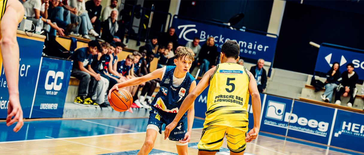 Aktuelles Bild: Jugendbasketball in der HAKRO Arena