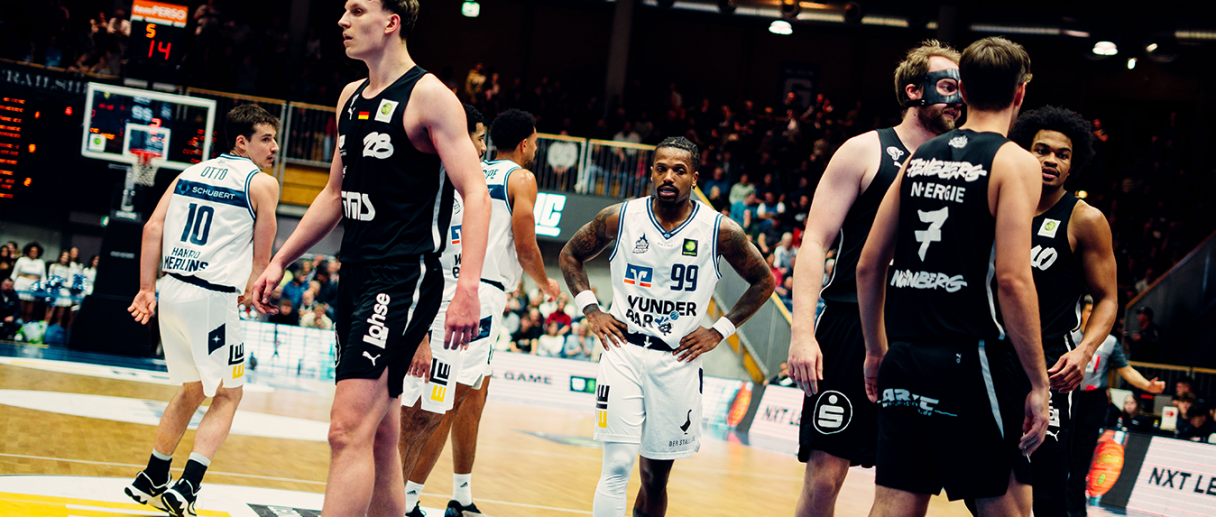 Das aktuelle Bild hat keinen Alternativtext. Der Dateiname ist: Nachbericht-Nuernberg.png