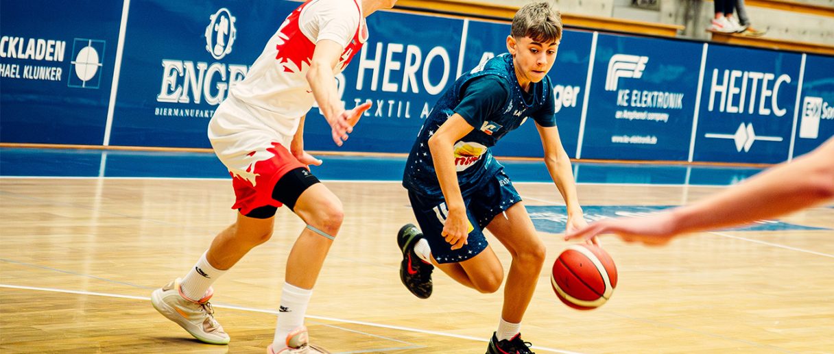 Das aktuelle Bild hat keinen Alternativtext. Der Dateiname ist: ceybl-turnier.jpg