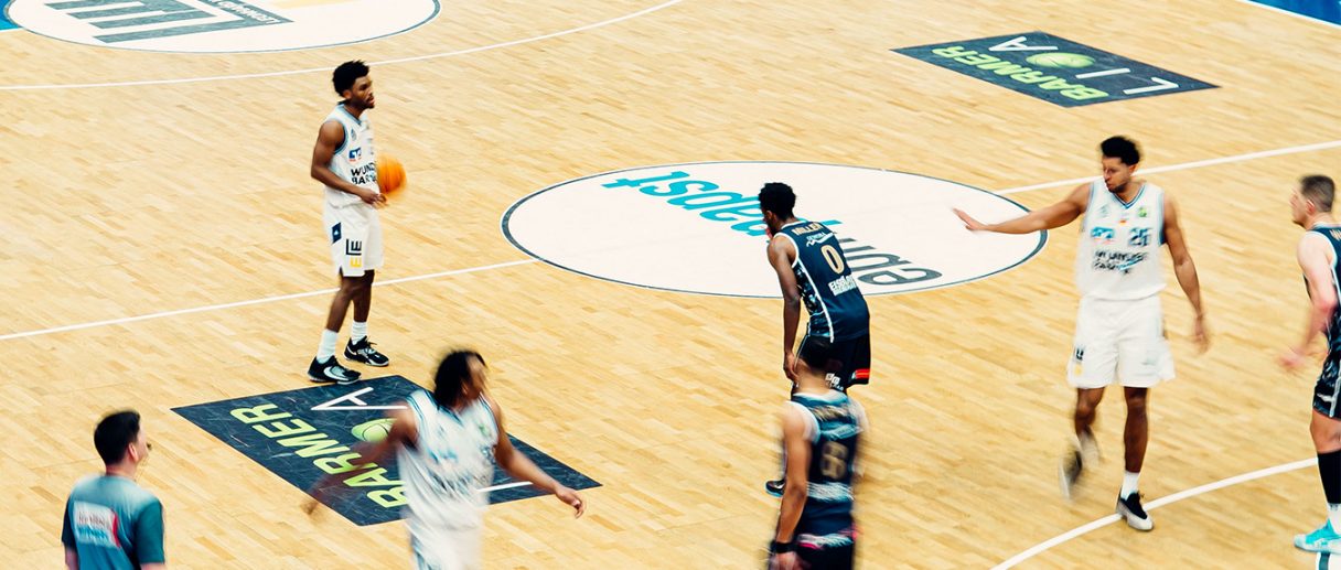 Aktuelles Bild: Keyshaun Langley am Ball