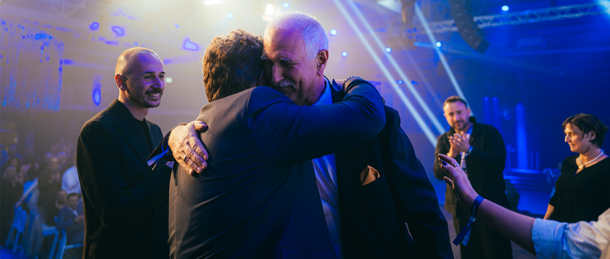 Das aktuelle Bild hat keinen Alternativtext. Der Dateiname ist: Beitragsbild-Regio-Business-Jubilaeum.png