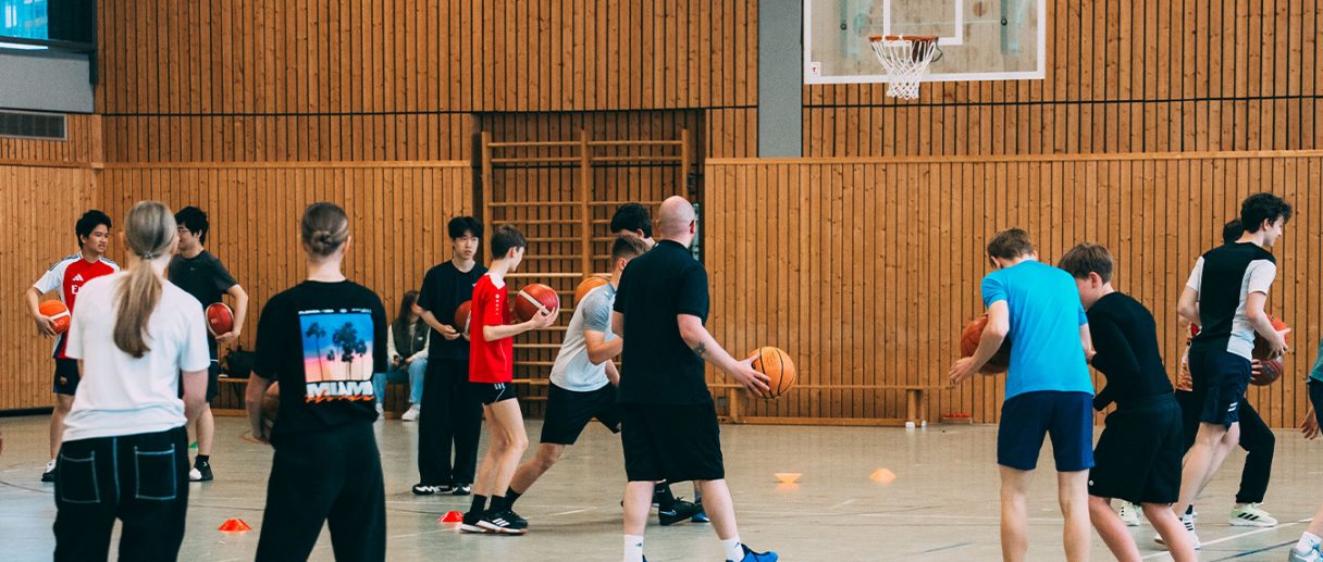 Aktuelles Bild: Merlins beim Schulbesuch in Kirchberg