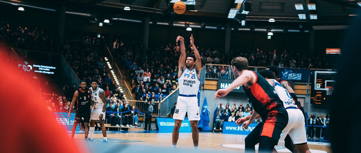 Das aktuelle Bild hat keinen Alternativtext. Der Dateiname ist: Vorbericht-Giessen.jpg