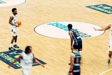 Keyshaun Langley am Ball