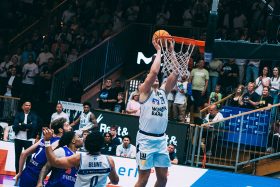 Till Isemann beim Dunking