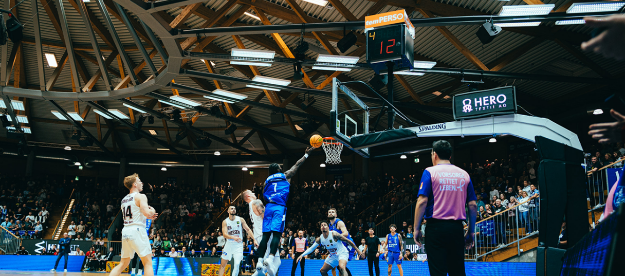 Dylan Addae-Wusu beim Korbleger