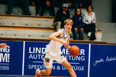 Nachwuchsbasketball in der HAKRO Arena